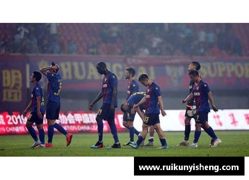 米乐M6鲁能球员合影：团结力量，铸就胜利的黄海